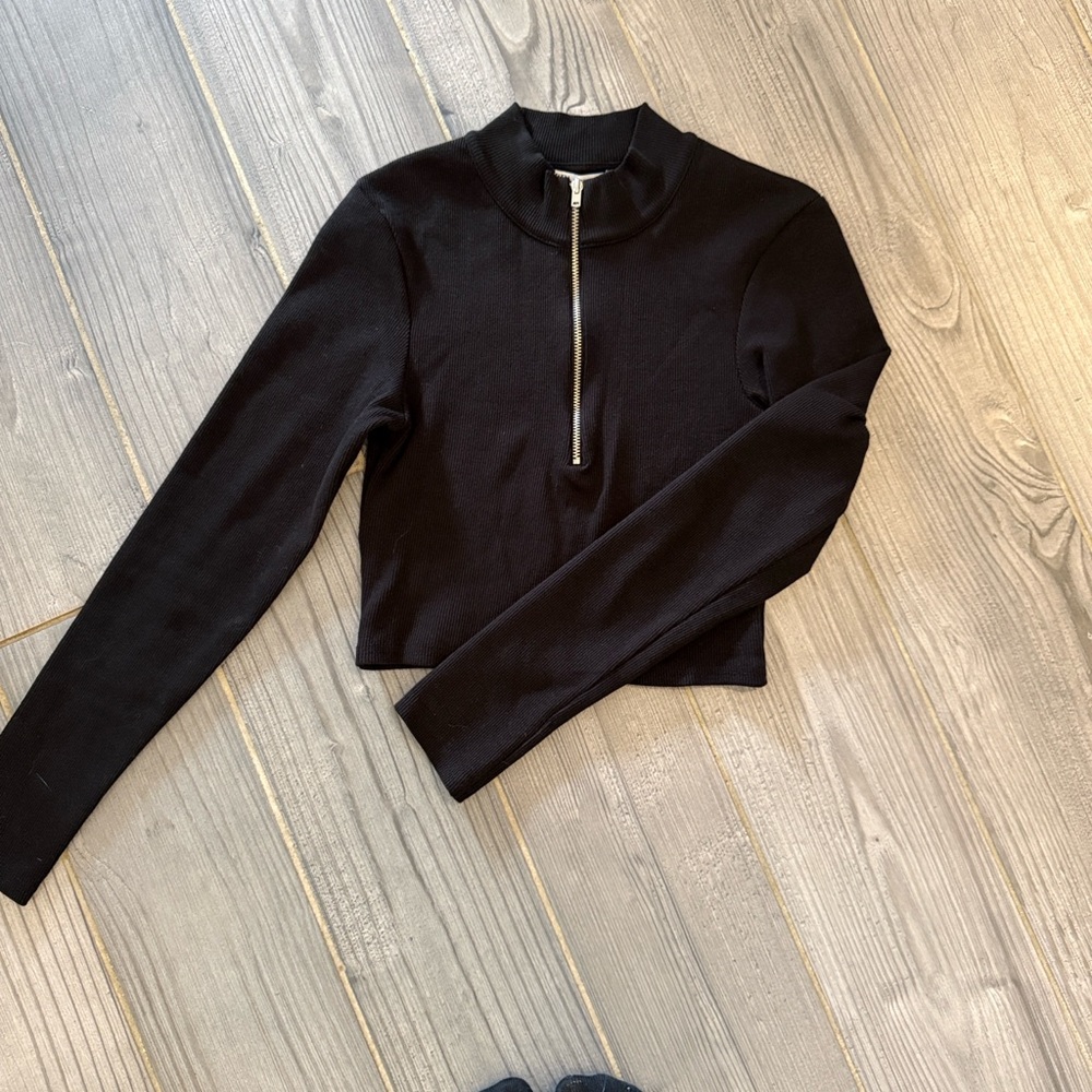 Zara Black Long Sleeve Crop Top